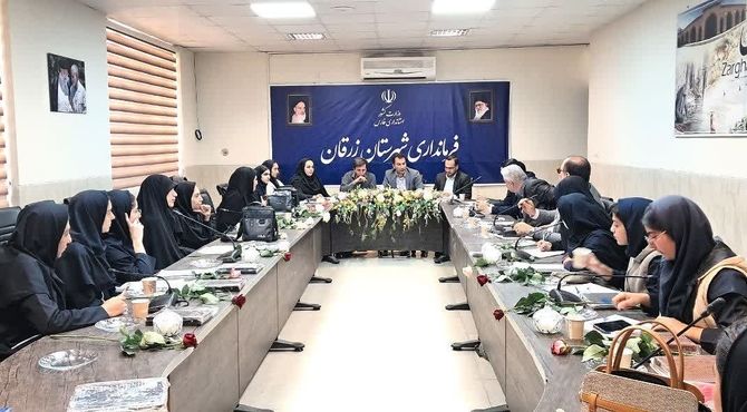 تشکیل کارگروه دختران نوجوان شهرستان زرقان در فرمانداری 