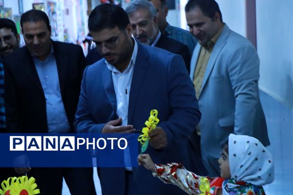 جشن عاطفه‌ها در آموزشگاه حاج محمد علی تقی پور