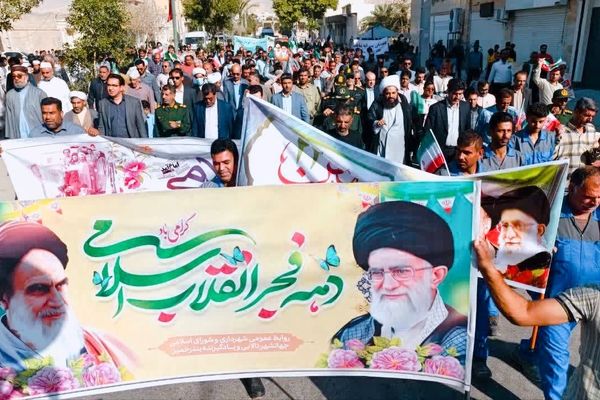 حضور حماسی مردم انقلابی بندرخمیر در راهپیمایی ۲۲ بهمن