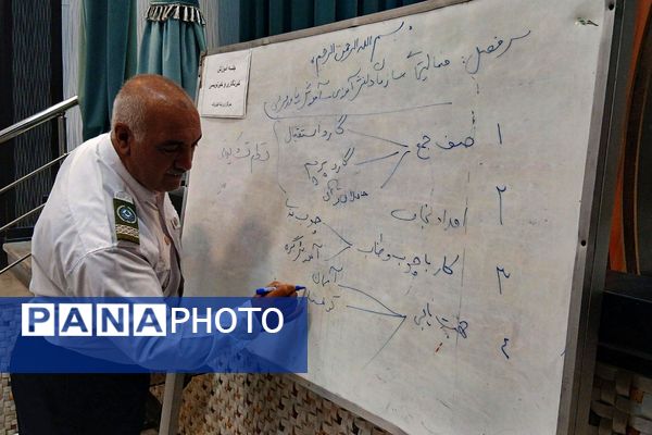 کارگاه آموزش مهارت‌های تشکیلات سازمان دانش‌آموزی در باقرشهر 