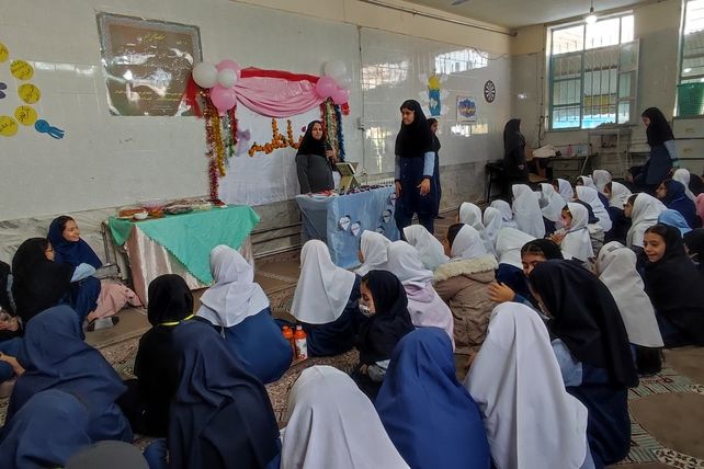 جشن ولادت حضرت فاطمه زهرا (س) و روز مادر در دبستان شهید احمد خاقانی شهرستان شیروان