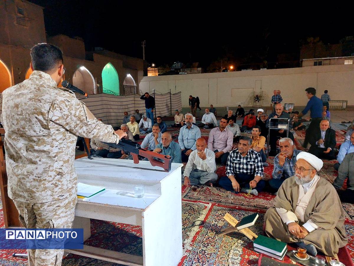  کارگاه تخصصی سلاح‌شناسی سنگین در مسجد جامع کاشمر همزمان با هفته دفاع مقدس