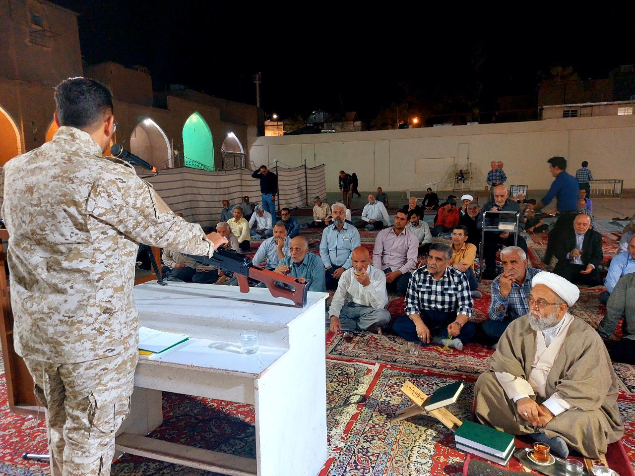  کارگاه تخصصی سلاح‌شناسی سنگین در مسجد جامع کاشمر همزمان با هفته دفاع مقدس