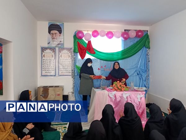 جشن روز مادر و ولادت حضرت زهرا (س) در مدرسه گلشاد خلیل آباد