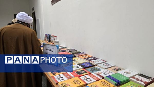 برگزاری نمایشگاه کتاب در کتابخانه ی شهید بهشتی آشخانه 
