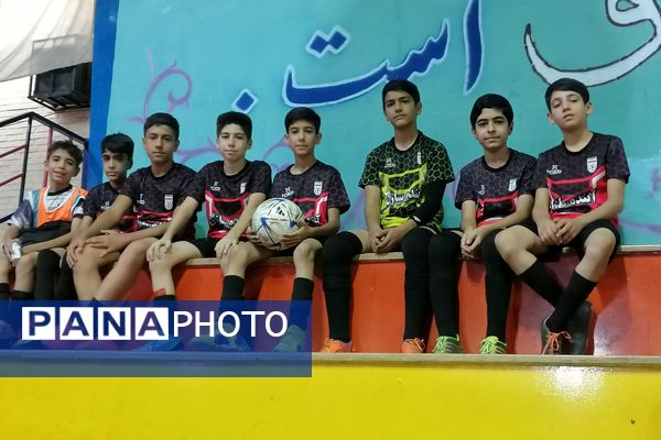 آیین افتتاح زمین‌های چمن مصنوعی آموزش و پرورش ناحیه ۳شیراز 