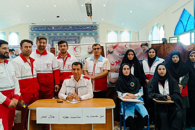 حضور امدادگران و کارکنان جمعیت هلال احمر در نماز عبادی، سیاسی جمعه شهرستان مارگون