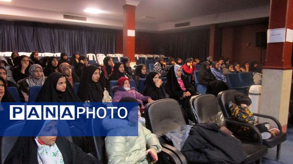 برگزاری اردوی دانش‌آموزان شهید کلانتری از رصدخانه عظیمیه در کرج 