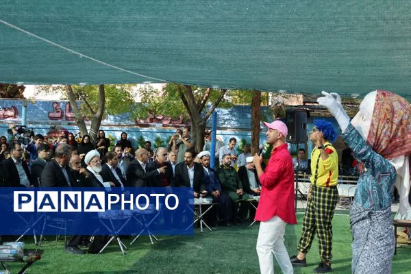نواخته شدن زنگ شکوفه‌ها در دبستان محمد مهدی صالحی یزد
