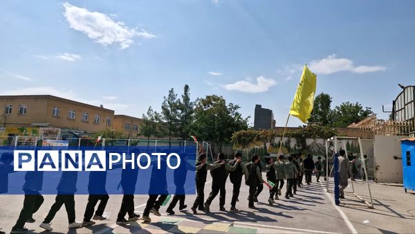 اجتماع دانش‌آموزان ابتدایی پسرانه امام رضا(ع) واحد ۸ در حمایت از عملیات وعده صادق ۲ 