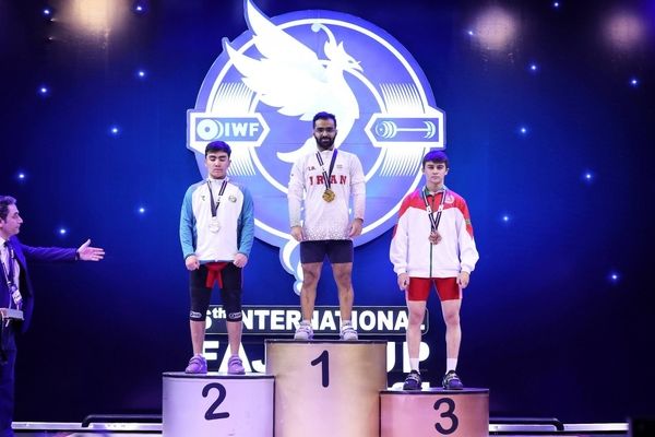 رقابت پولادمردان ایران با رقبا در نبرد با فولاد سرد جام بین‌المللی فجر/ قهرمانی قشقایی در دسته ۶۵ کیلوگرم