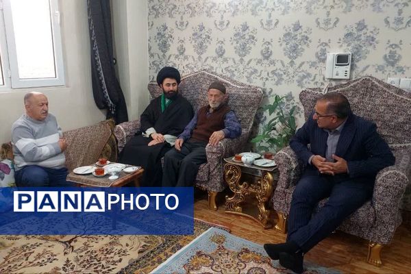 دیدار فرماندار فیروزکوه با خانواده‌های شهدا