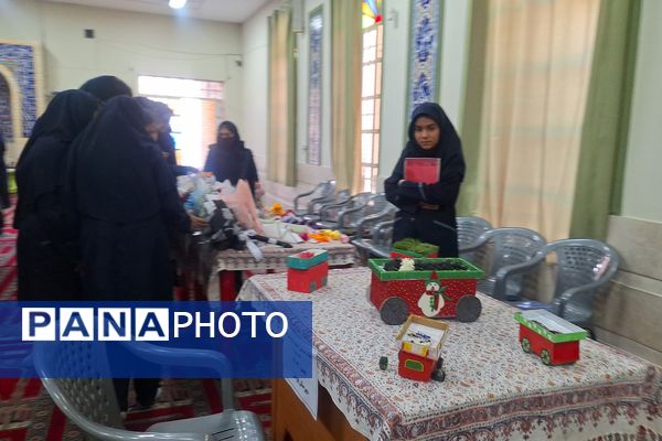 نمایشگاه آثار مسابقات جشنواره فرهنگی هنری امید فردا 