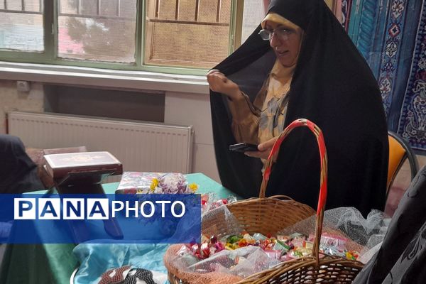 جشن روز مادر در مدارس شهید سرافراز و تربیت اسلامشهر