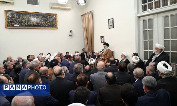 دیدار جمعی از مسئولان ارشد سه قوه با رهبر انقلاب