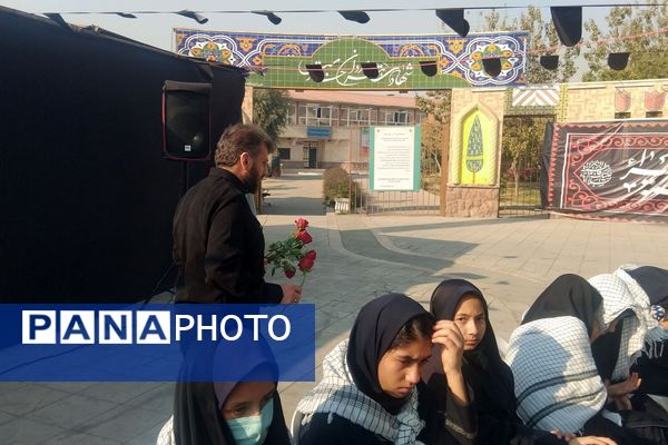 مراسم غبار‌روبی مزار شهدای گمنام در ناحیه دو شهرری 