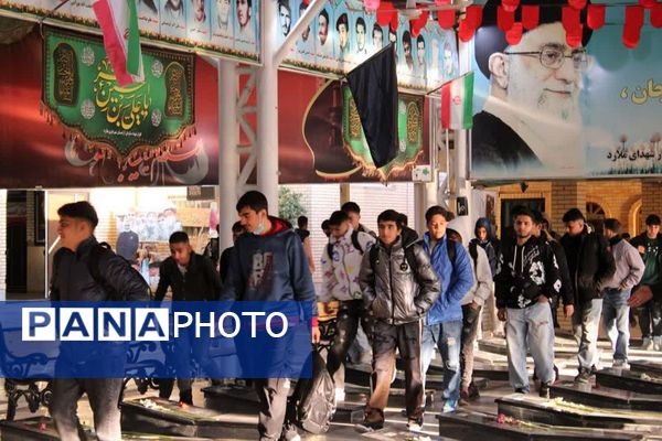 آغاز سفر معنوی دانش‌آموزان پسر ملارد به مناطق عملیاتی جنوب کشور