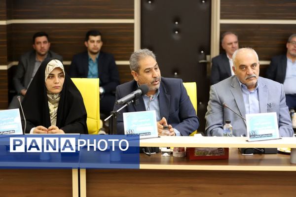نشست مشترک کمیسیون آموزش، تحقیقات و فناوری مجلس با وزیر آموزش و پرورش 