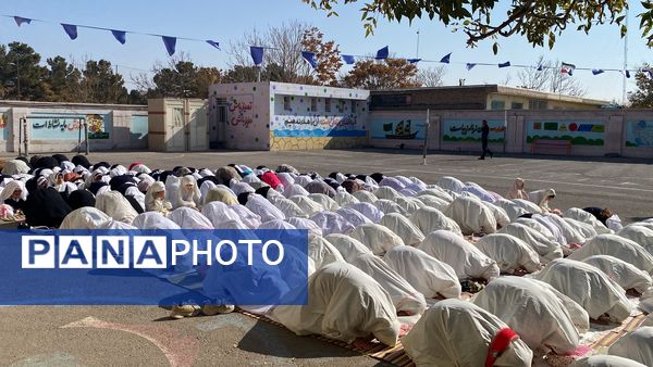 آسمان باخرز به امید رحمت؛ نماز باران با حضور دانش‌آموزان و مسئولان اقامه شد