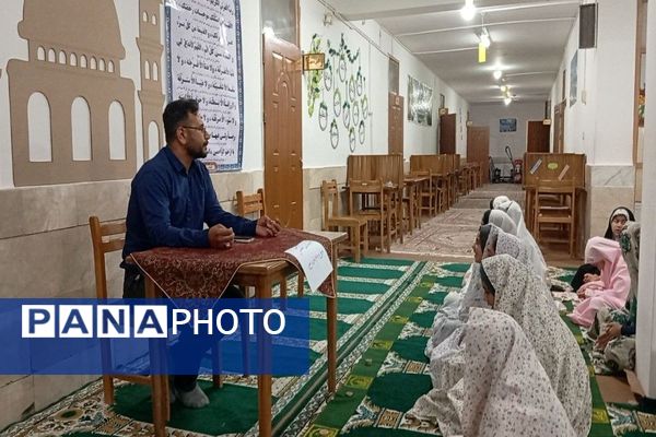 جلسه هفتگی توسل به آقا امام زمان (عج) در خوابگاه دخترانه شهید مجید دهنوی 