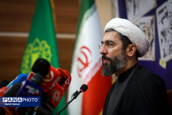 نشست خبری بزرگداشت یوم الله ۱۳ آبان