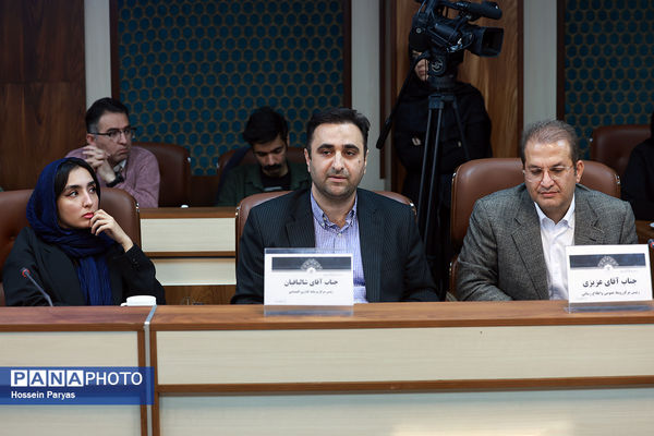 نشست خبری وزیر میراث فرهنگی، گردشگری و صنایع دستی و معاونان وزارتخانه با اصحاب رسانه