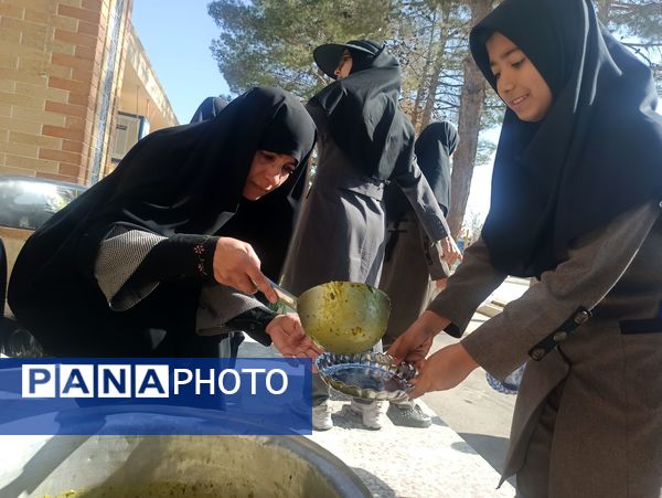 پذیرایی از دانش آموزان دبیرستان نمونه اندیشه با صبحانه گرم 