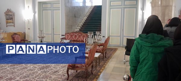 برگزاری اردوی دانش‌آموزان دبیرستان فرزانگان استعداد درخشان ملارد به کاخ سعدآباد