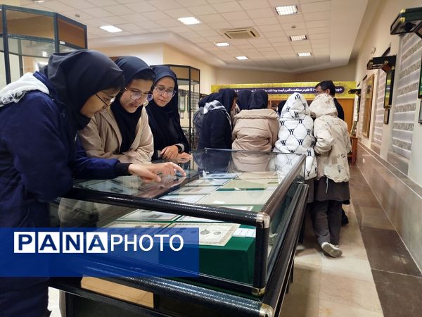 بازدید دانش آموزان دبیرستان نمونه اندیشه از موزه آرامگاه مدرس 