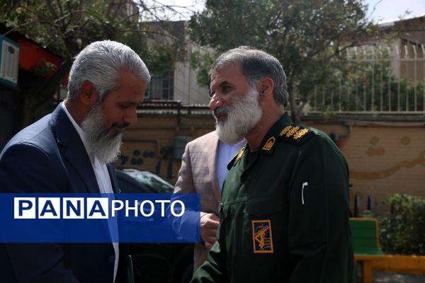 زنگ نماز در دبیرستان برزگر با حضور آیت الله علم الهدی 