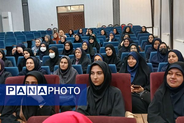  کارگاه آموزشی نحوه تعامل با دانش‌آموزان و بازی‌های گروهی در باقرشهر 