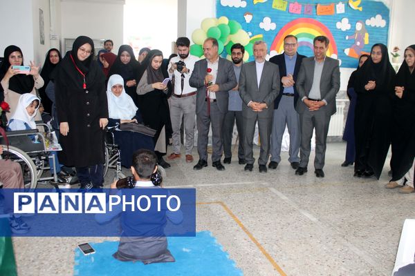 بازدید مدیرکل آموزش و پرورش استان خراسان رضوی از مدرسه خدیجه ی کبری (س) 