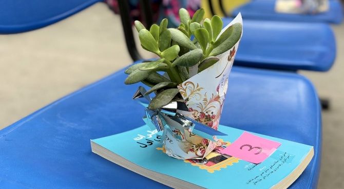 آغاز هفته کتاب و کتاب‌خوانی در مدرسه شهید سرافراز اسلامشهر