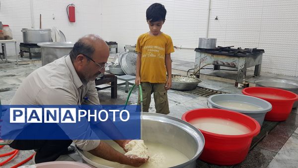 لذت خدمت به زوار در کنار خانواده
