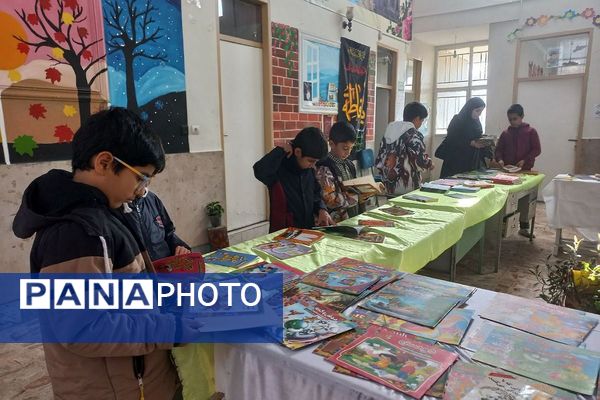 انس باکتاب و کتاب‌خوانی مدرسه باقرالعلوم شهرستان فیروزکوه