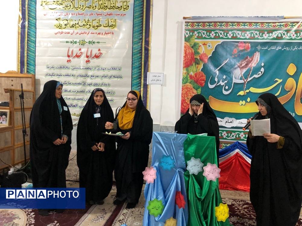 مراسم اعتکاف دانش آموزی در شهر راز