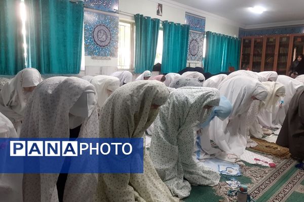 تمرین بندگی دانش آموزان مدرسه هدی یک برای ماه مبارک رمضان