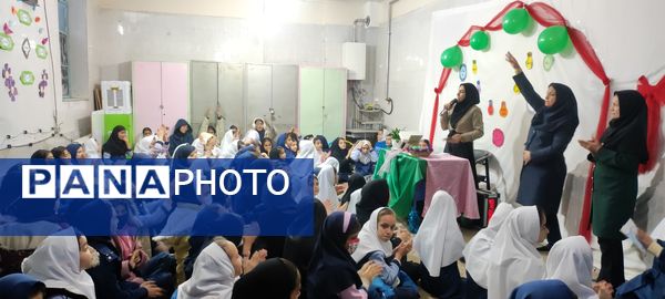 برگزاری جشن روز پدر در مدرسه شهید خاقانی شهرستان شیروان