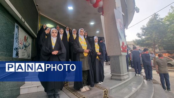 گرامیداشت هفته معلم با حضور دانش‌آموزان پیشتاز آذربایجان شرقی