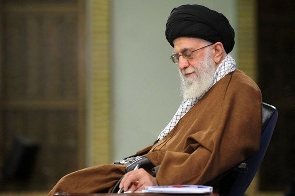احمدیان و شمخانی به عنوان نمایندگان رهبری در شورای دفاع منصوب شدند