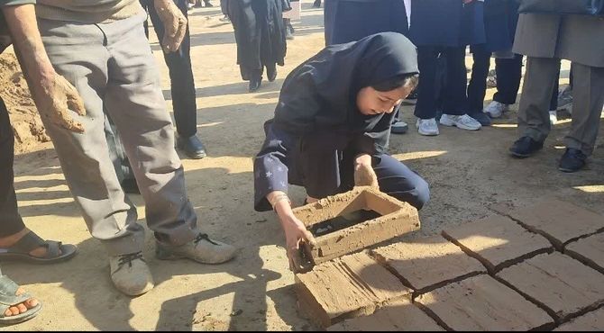 کارگاه آموزش خشت‌زنی در شهرستان زارچ