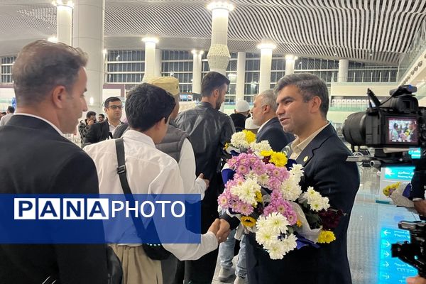 مراسم استقبال از نخستین کاروان عمره‌گزاران دانش‌آموزی با حضور مدیرکل آموزش و پرورش شهرستان‌های استان تهران