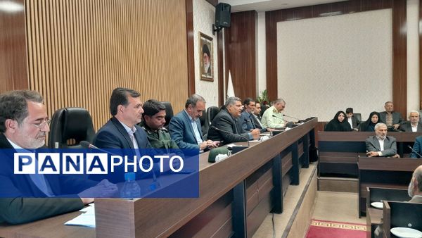 نشست ویژه شورای اداری شهرستان تربت حیدریه به مناسبت هفته معلم 