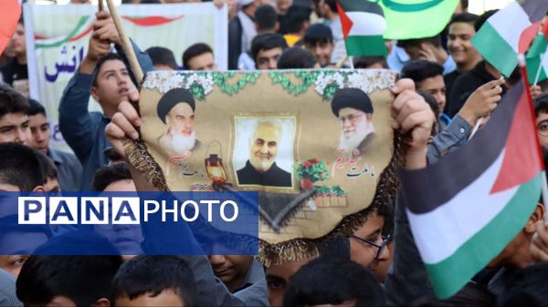  ادای احترام دانش‌آموزان و فرهنگیان شهرستان پاکدشت به مقام شامخ شهیدان مقاومت و شهید سید حسن نصرالله 