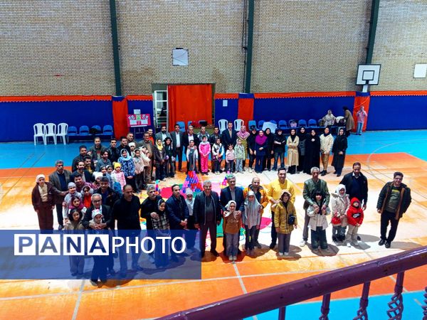 دانش آموزان مدرسه سمیه ساعاتی شاد در کنار پدرانشان گذراندند