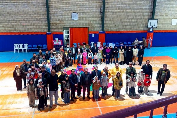 دانش آموزان مدرسه سمیه ساعاتی شاد در کنار پدرانشان گذراندند