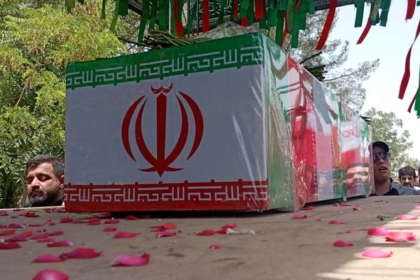 تشییع باشکوه پیکر بسیجی شهید در حمله رژیم صهیونیستی؛ مردم با فریاد مرگ بر اسرائیل وداع کردند