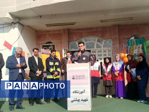 مانور زلزله در دبیرستان شهید بهشتی بندرترکمن