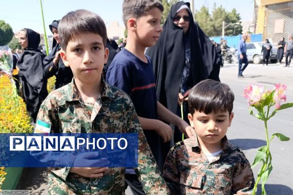 مراسم تشییع پیکر شهدای شهرضا در پی تجاوز ددمنشانه رژیم صفاک صهیونسیتی 