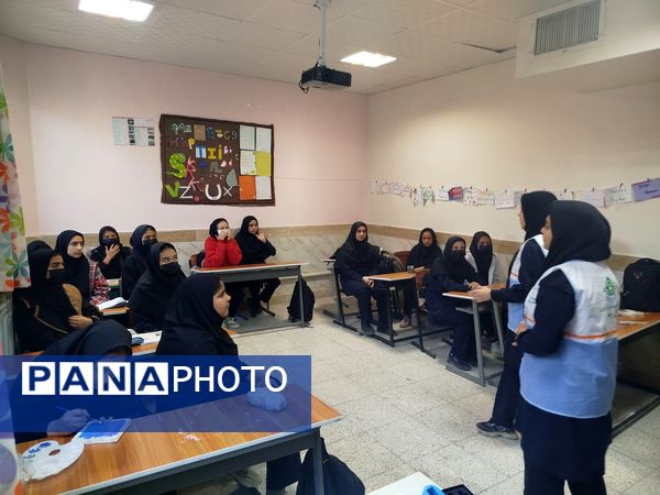 مانور زلزله در مدرسه شهید محمد آسوده روستای دهنو شهرستان خلیل آباد